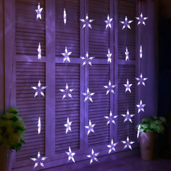 Украшение из гирлянды