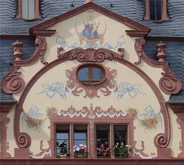 Роспись фасада дома