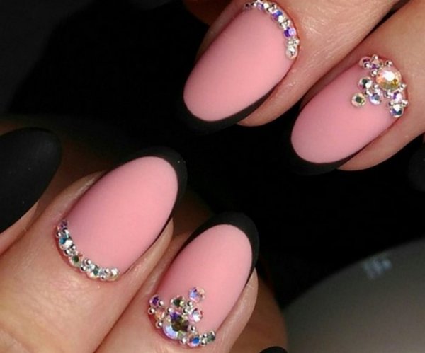 Ногти со стразами