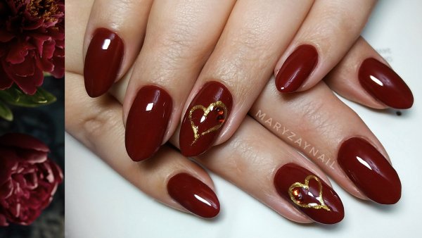 Красно бордовый маникюр