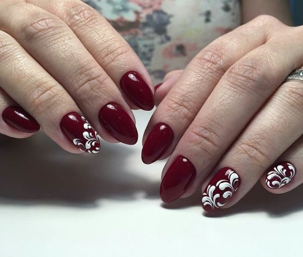 Маникюр бордо марсала бургунди