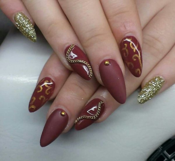 Маникюр с золотом