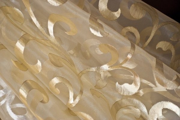 Тюль с цветами в интерьере