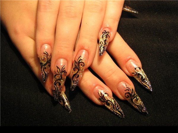 Нарощенные ногти с узорами