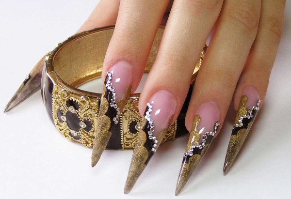 Красивое наращивание ногтей