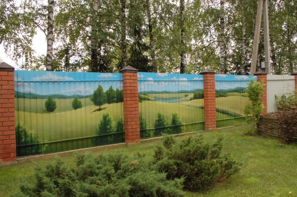Украшение забора из профнастила