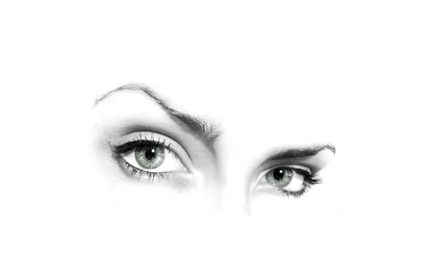 Глаза девушки карандашом