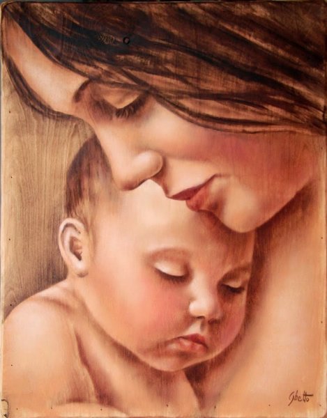 Ангел с ребенком на руках