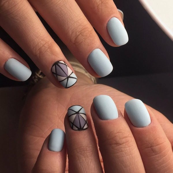 Красивый малиновый маникюр