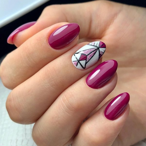 Красивый маникюр геометрия