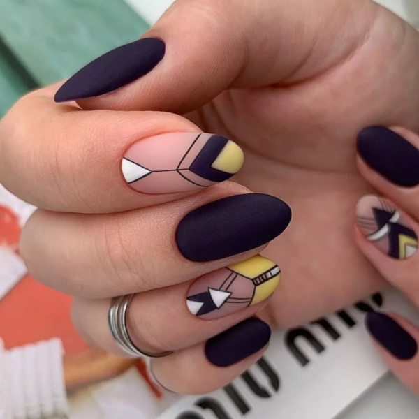 Геометрия на ногтях