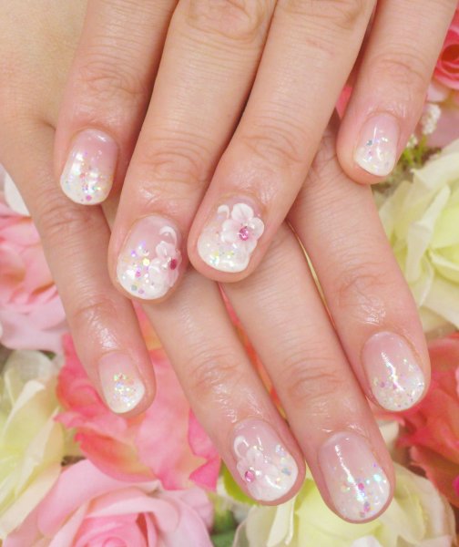 Красивый маникюр на короткие ногти