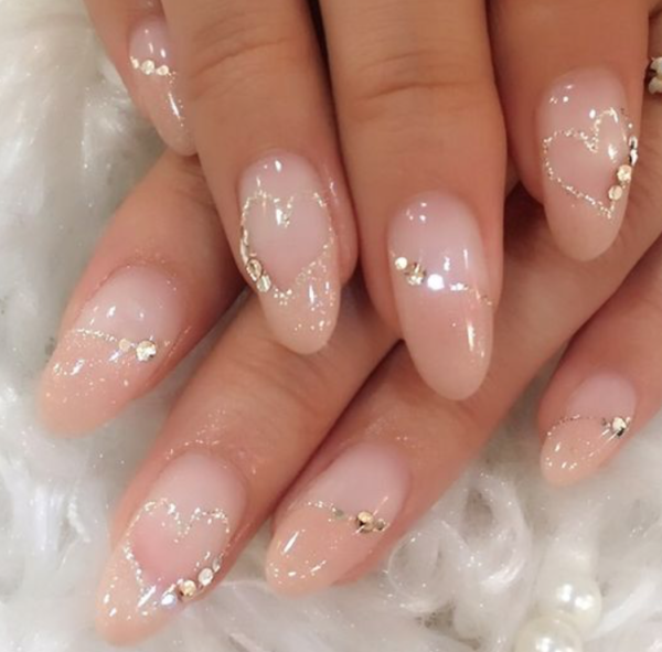 Прозрачные ногти с сухоцветами