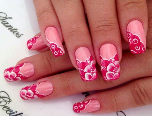 Маникюр на розовой основе с рисунком