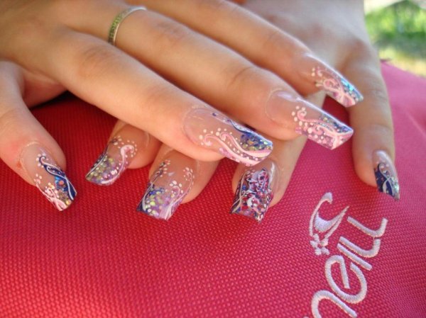 Рисунки на ногтях с блестками