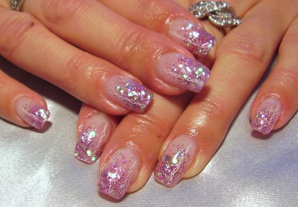 Черные ногти с блестками