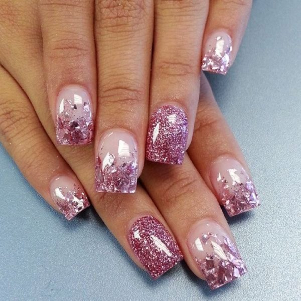 Новогодние ногти с блестками