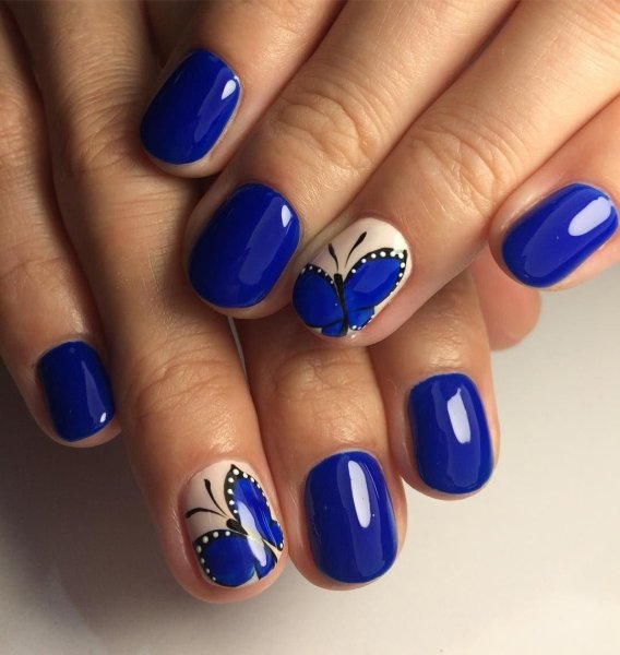 Дизайн ногтей синий