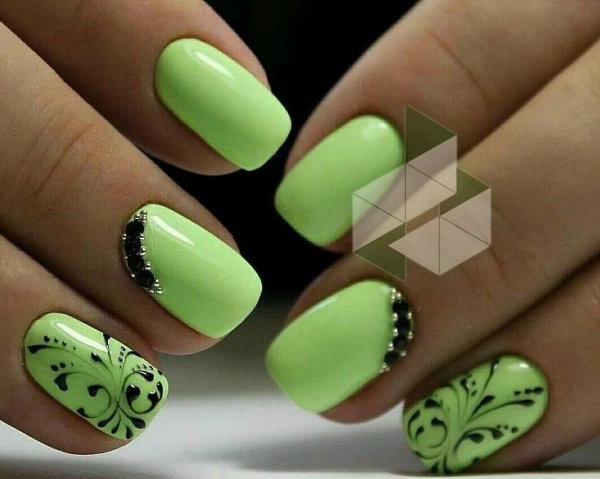 Маникюр фисташкового цвета