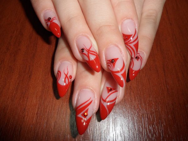 Необычный красный френч