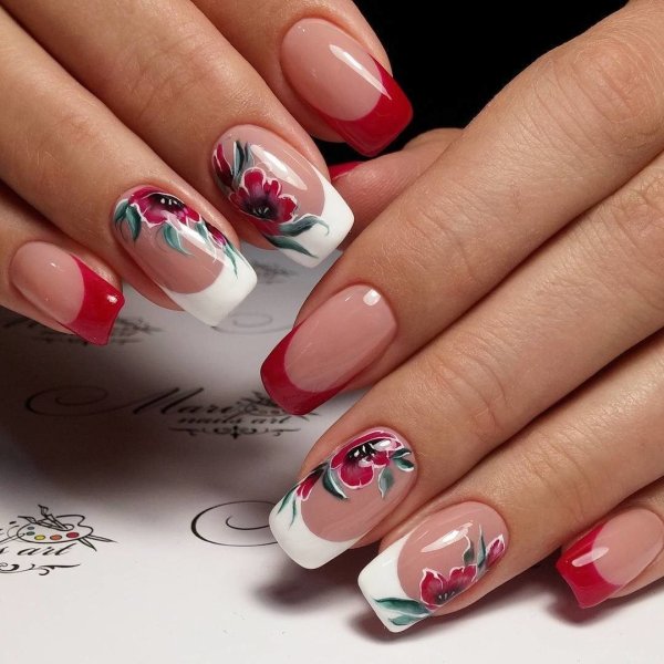 Маникюр красный френч