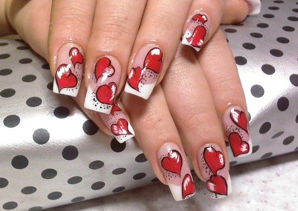 Ногти с сердечками
