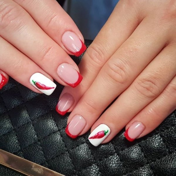 Красный френч маникюр 2022