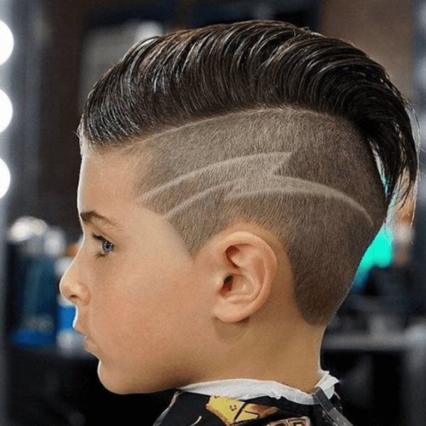 Стрижка для мальчика с полосой