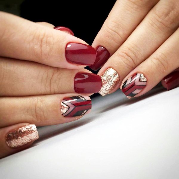 Красно бордовый маникюр
