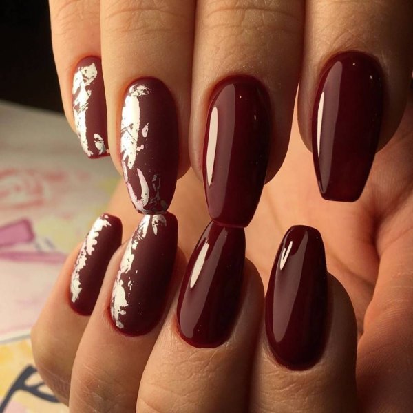 Маникюр бордо марсала бургунди