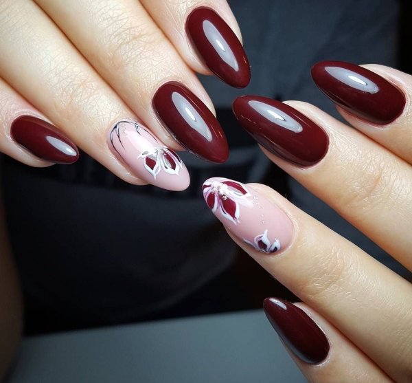 Бордовый маникюр