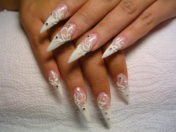 Ногти френч с рисунком острые