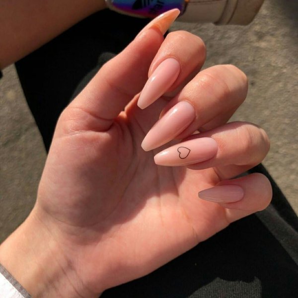 Школьный маникюр на длинные ногти