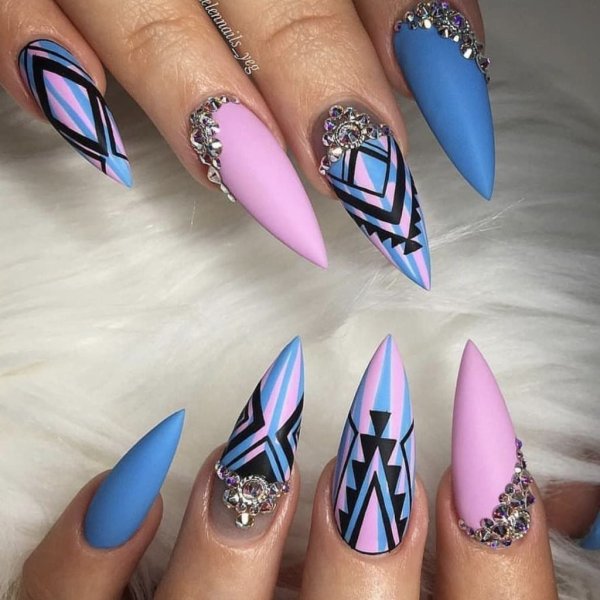 Маникюр на длинные ногти синего цвета