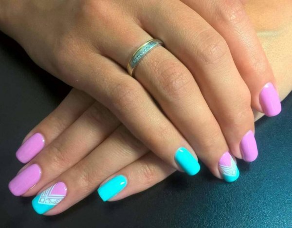 Двухцветный маникюр