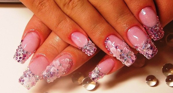 Френч розовыми блёстками и стразами