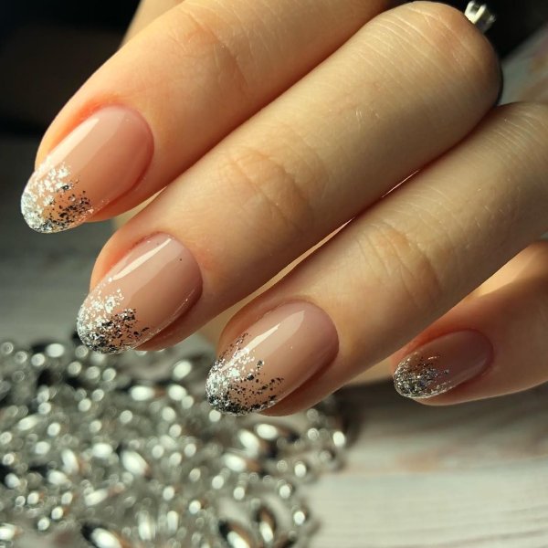 Ногти с блёстками