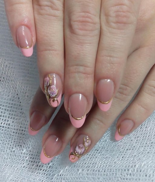 Цветной френч на овальных ногтях