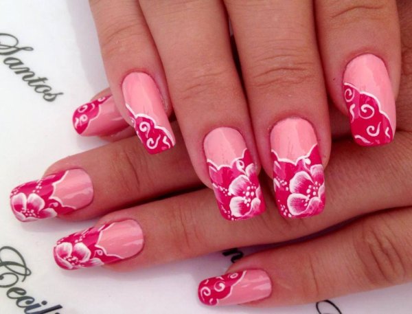 Маникюр на розовой основе с рисунком