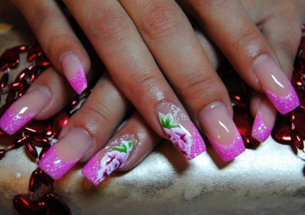 Розовый френч на нарощенных ногтях