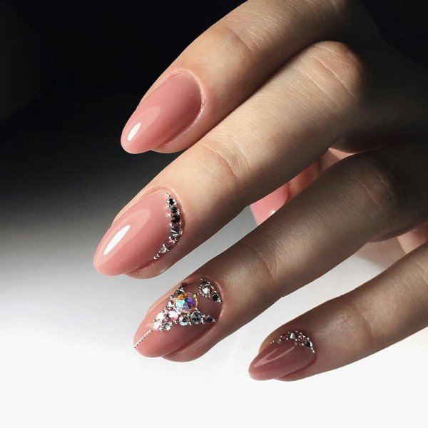 Ногти овальные дизайн