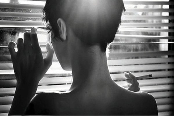 Блондинка с каре