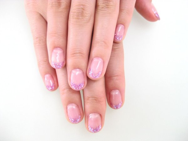 Красивый френч на ногтях