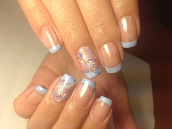 Маникюр френч с узором
