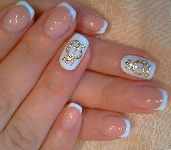 Французский маникюр на короткие ногти