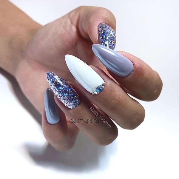 Ногти миндаль с рисунком