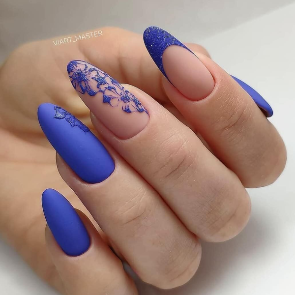 Зимний маникюр на острые ногти