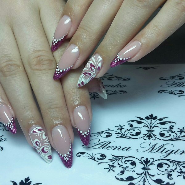 Красивый розовый маникюр