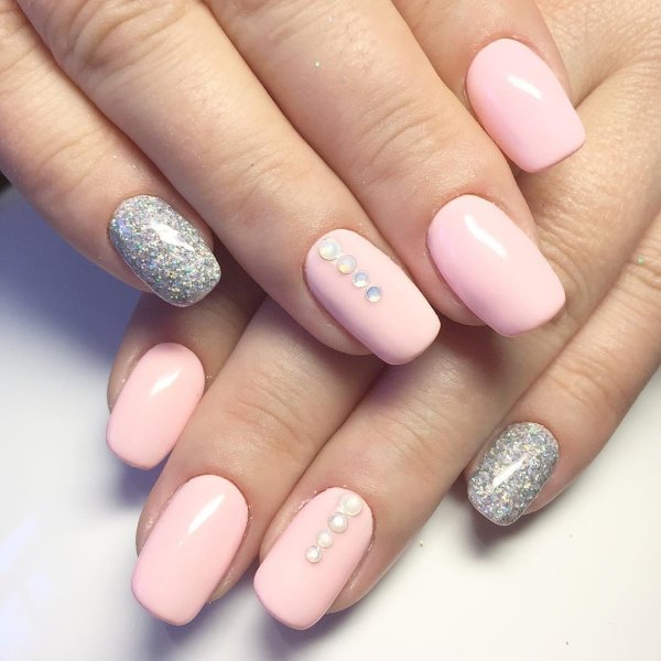 Красивый нежный маникюр