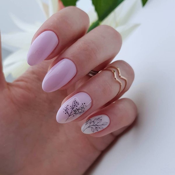 Маникюр в пастельных тонах